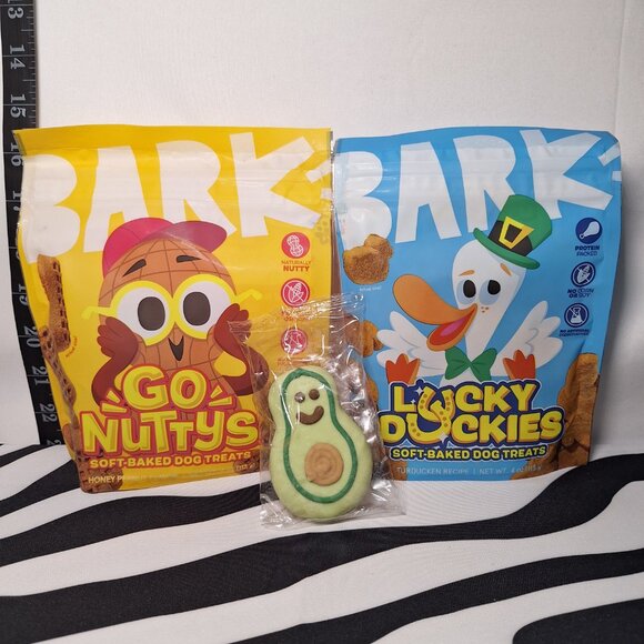 NWT Bark BarkBox Beg -n- Bag Theme with 2 toys and 3 treats - Medium Dogs - Picture 9 of 15